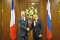 Bruno Le Maire, ministre français de l'Economie et des Finances, et Maxime Orechkine, ministre russe du Développement économique