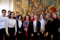  Des écoliers russes et français à la traditionnelle cérémonie du 11 novembre présidée par l'Ambassadeur de France en Russie, Mme Sylvie Bermann. 